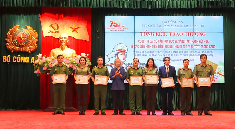 Khai mạc Ngày hội sách, trao giải cuộc thi Đại sứ Văn hóa đọc và sáng tác tranh điển hình tiên tiến, gương người tốt – việc tốt